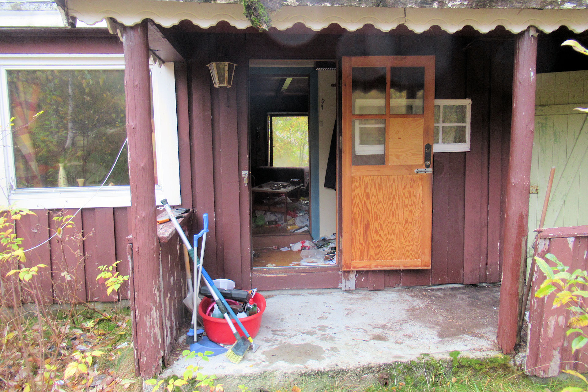 Entrance porch